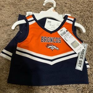 2T Bronchos cheerleading outfit